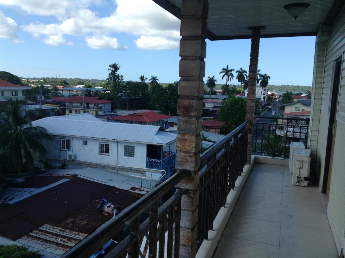 Hotel Cristina โบกัสทาวน์ ภายนอก รูปภาพ