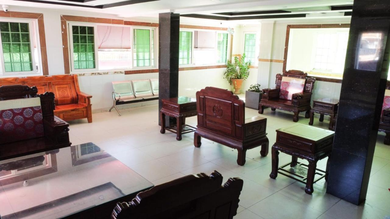 Hotel Cristina โบกัสทาวน์ ภายนอก รูปภาพ